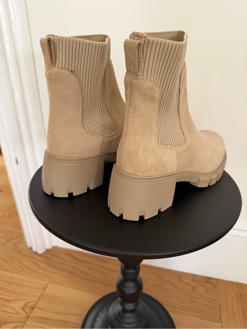 Steve Madden Tan Chunky Chelsea Ankle Boots - Picture 3 of 5